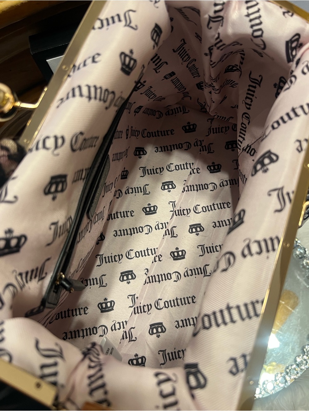 Juicy Couture NWOT kiss luck Faux-Leather with Pearl & Chain crossbody bag - Picture 11 of 13